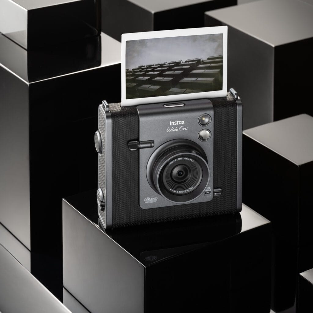 INSTAX Wide Evo disponible chez Germain Photo à Tours
