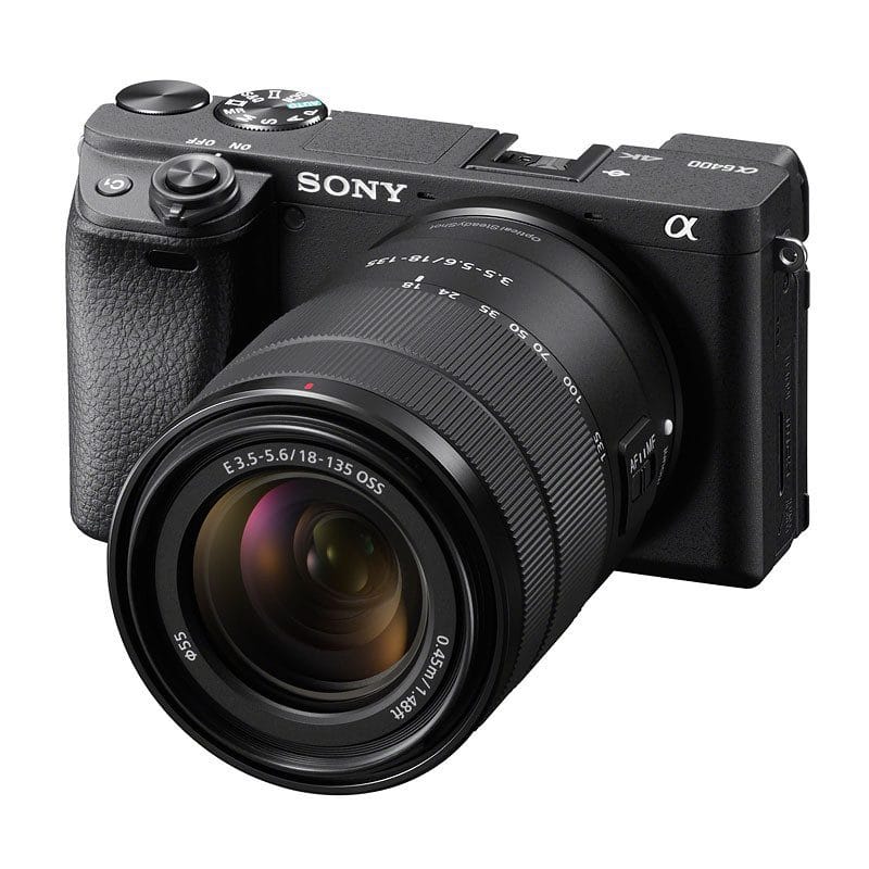 Le sony Alpha 6400 + 18-135mm en kit